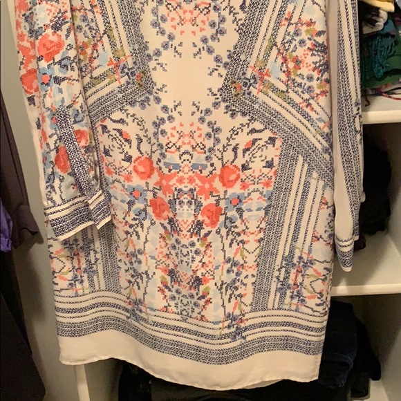 Pretty dress - Picture 2 of 8